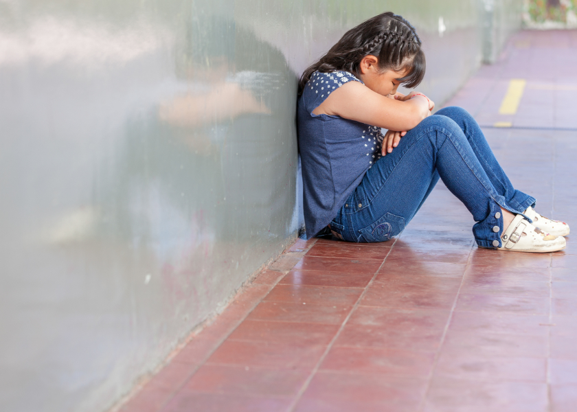 triste collège école pleurer julie magazine